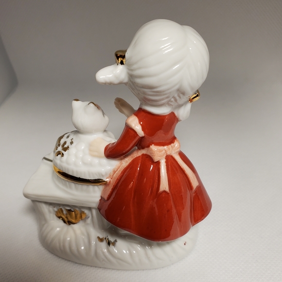 Vintage Giftcraft Korea Taupe D'amour Figu… - Picture 4 of 7